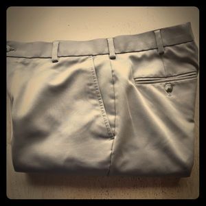 Khaki Van Heusen Dress Pants 32x30 Straight Fit